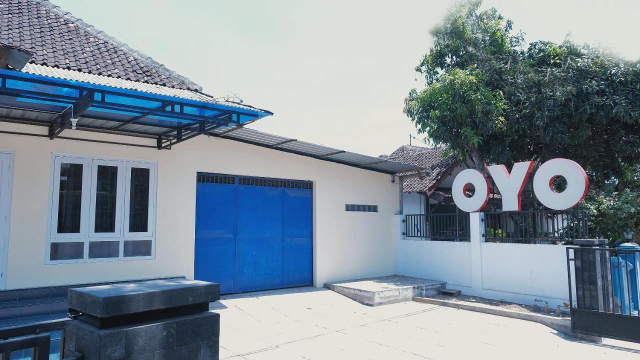 Reddoorz Syariah At Griya Soeratin Pacitan Hotel Екстериор снимка